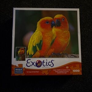 Exotics Parrot Puzzle - 1000 Pieces Brand New